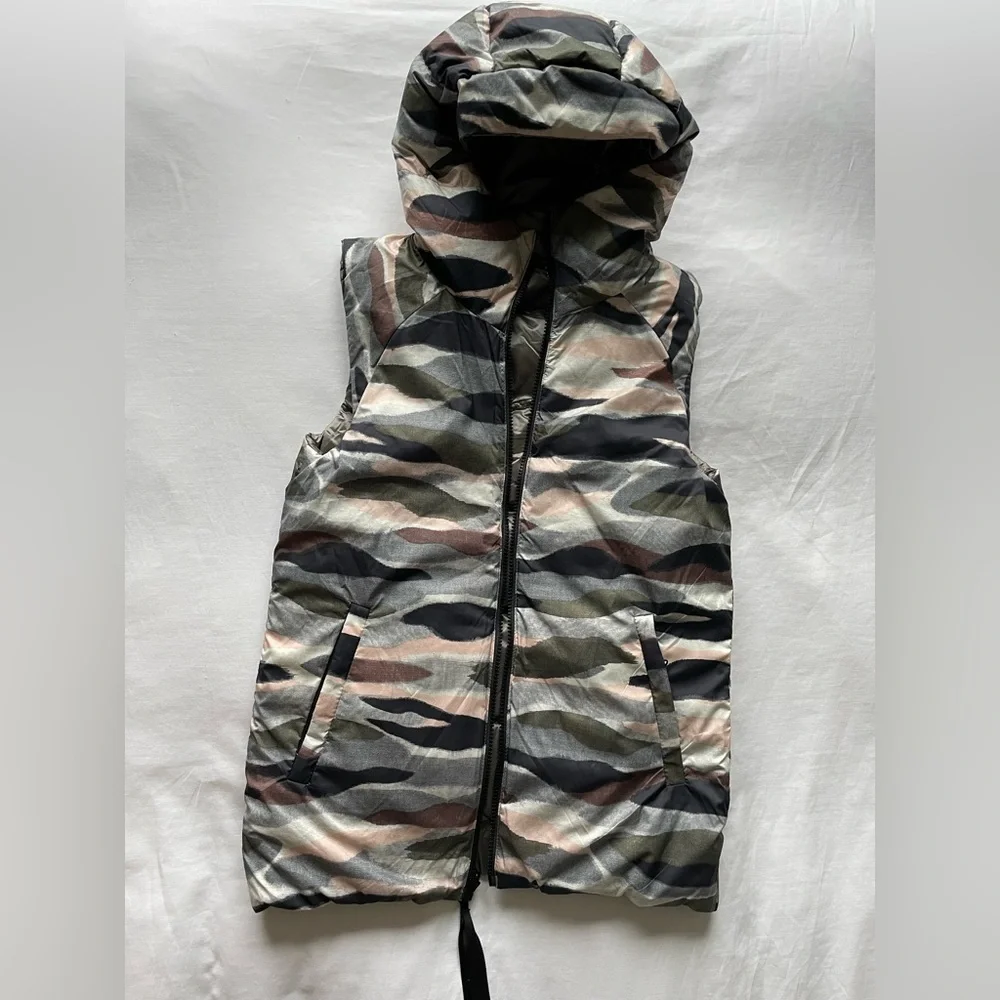 lululemon The Fluffiest Vest - REVERSIBLE! - Picture 10 of 15